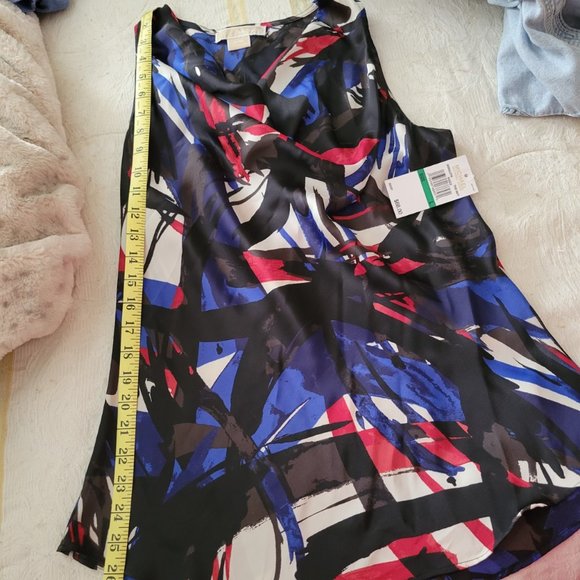 Michael Kors sleeveless blouse, size PM - Picture 4 of 5